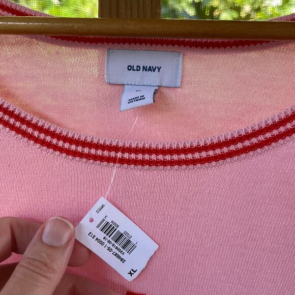 Old Navy Women's Classic Crew Neck Pink Love Sweater Size XL. NEW - Picture 5 of 7